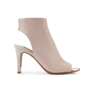 DKNY - Boston Dress Heel | Vintage Nappa Vanilla Van | 6.5
